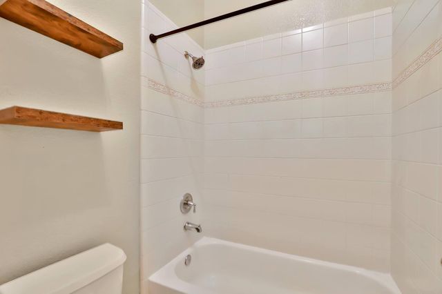 9404 Lyndley Plaza Way, Elk Grove, CA 95624