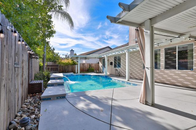 9404 Lyndley Plaza Way, Elk Grove, CA 95624