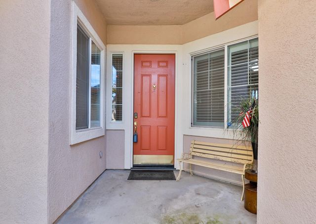 9404 Lyndley Plaza Way, Elk Grove, CA 95624