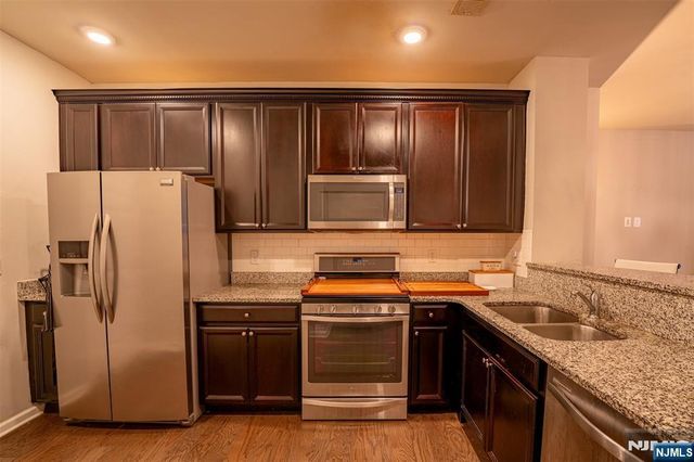 26 Dahlia Lane 413, Garfield, NJ 07026