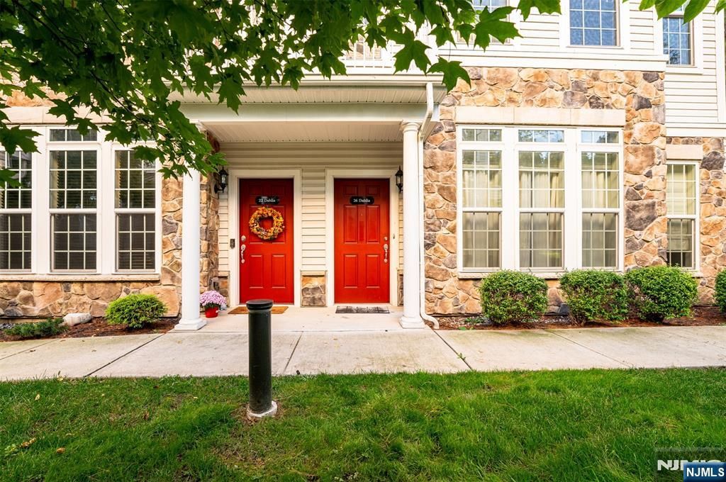 26 Dahlia Lane 413, Garfield, NJ 07026