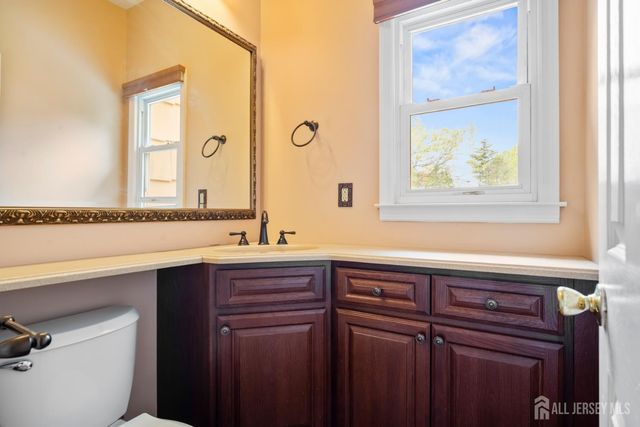 17 Green Hills Road, East Brunswick, NJ 08816