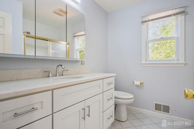 17 Green Hills Road, East Brunswick, NJ 08816