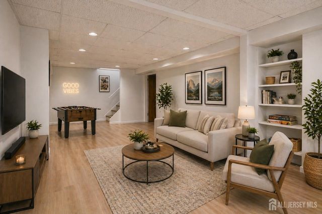 17 Green Hills Road, East Brunswick, NJ 08816