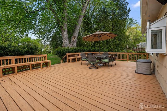 17 Green Hills Road, East Brunswick, NJ 08816