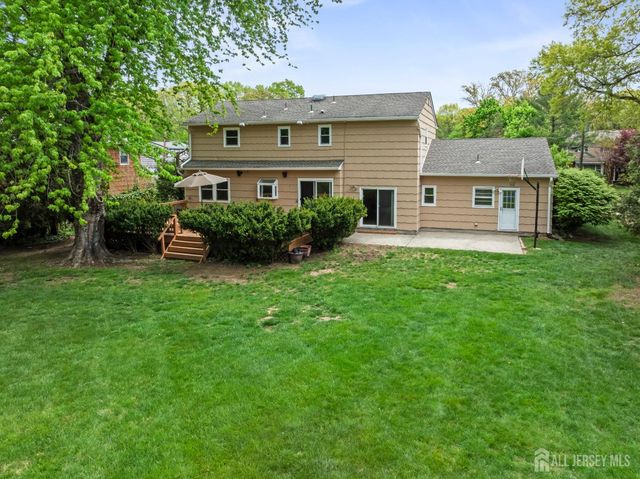 17 Green Hills Road, East Brunswick, NJ 08816