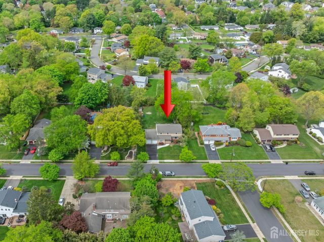 17 Green Hills Road, East Brunswick, NJ 08816