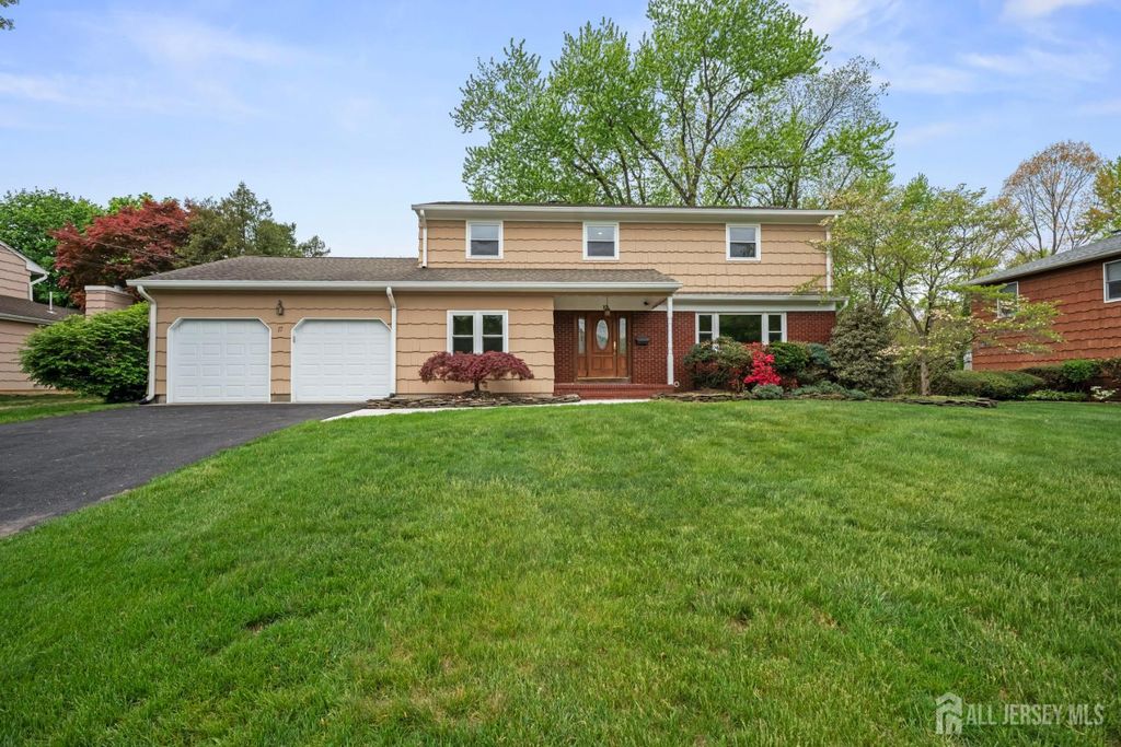 17 Green Hills Road, East Brunswick, NJ 08816