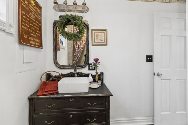 202 Kings Highway, Greenfield, MO 65661