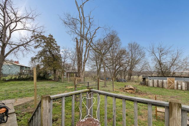 202 Kings Highway, Greenfield, MO 65661