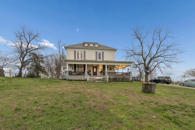 202 Kings Highway, Greenfield, MO 65661
