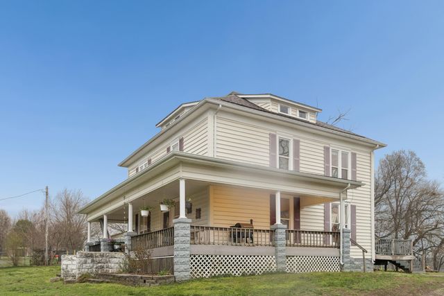 202 Kings Highway, Greenfield, MO 65661