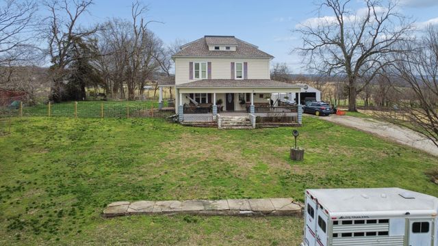 202 Kings Highway, Greenfield, MO 65661