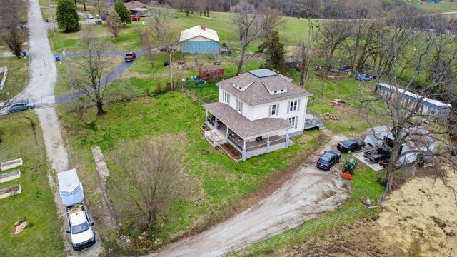 202 Kings Highway, Greenfield, MO 65661