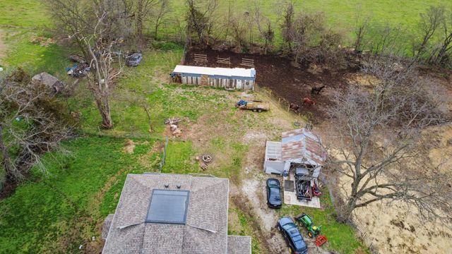 202 Kings Highway, Greenfield, MO 65661