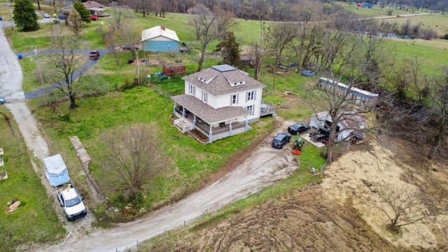 202 Kings Highway, Greenfield, MO 65661