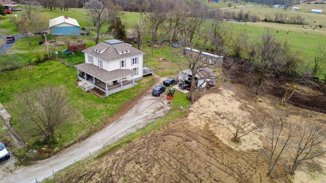 202 Kings Highway, Greenfield, MO 65661