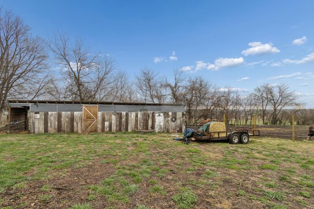 202 Kings Highway, Greenfield, MO 65661