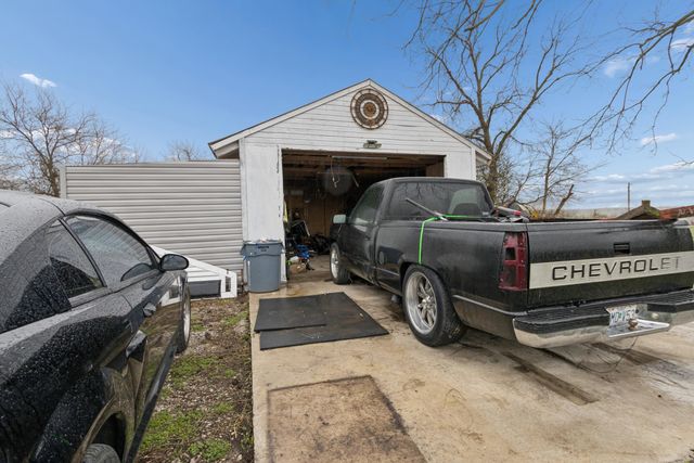 202 Kings Highway, Greenfield, MO 65661
