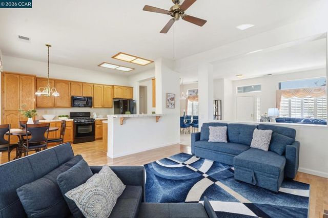 250 Winesap Dr, Brentwood, CA 94513