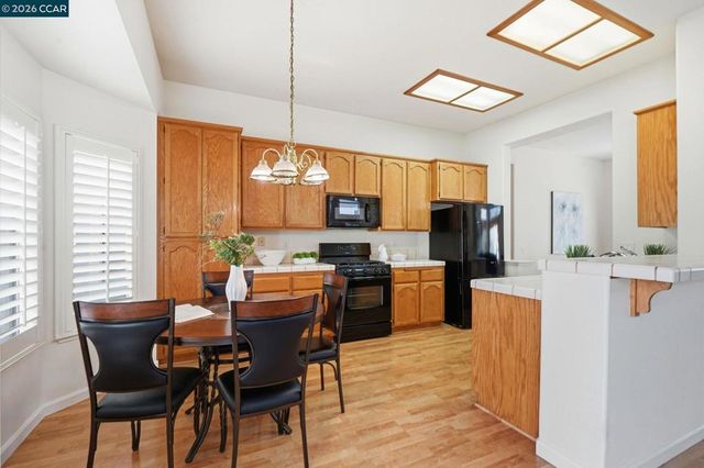 250 Winesap Dr, Brentwood, CA 94513