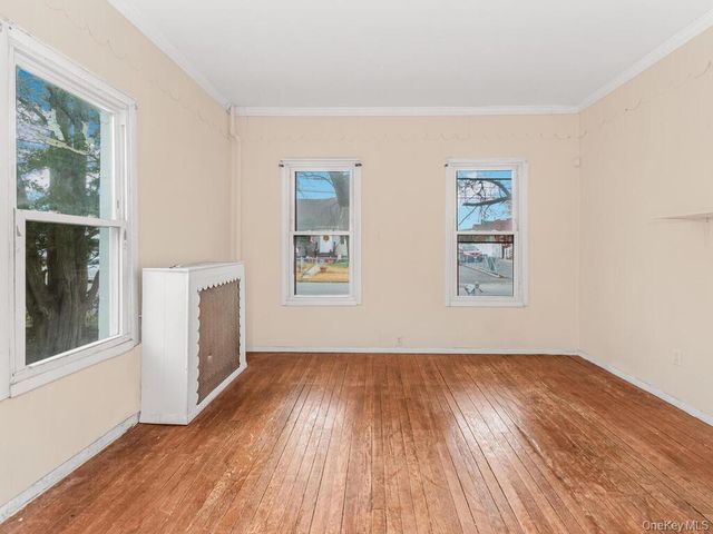 90 Meucci Avenue, Copiague, NY 11726