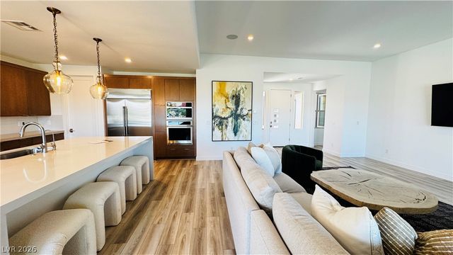 9836 Starlight Ridge Avenue, Las Vegas, NV 89148