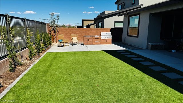 9836 Starlight Ridge Avenue, Las Vegas, NV 89148