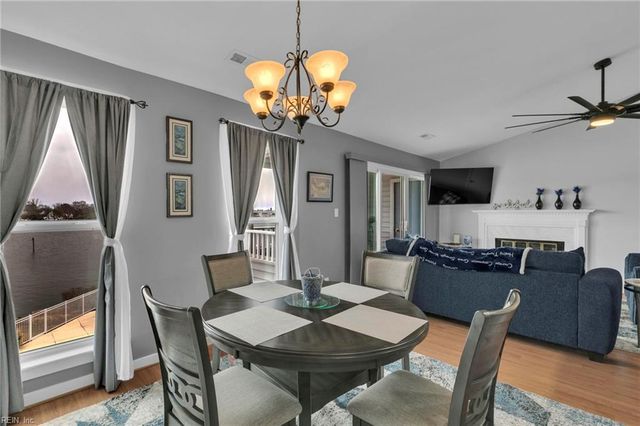 212 Dockside Dr Apt C, Hampton, VA 23669