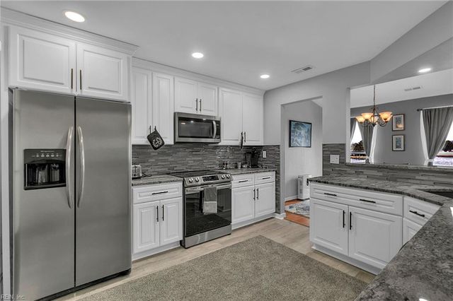 212 Dockside Dr Apt C, Hampton, VA 23669