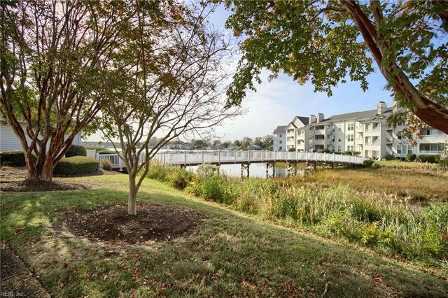 212 Dockside Dr Apt C, Hampton, VA 23669