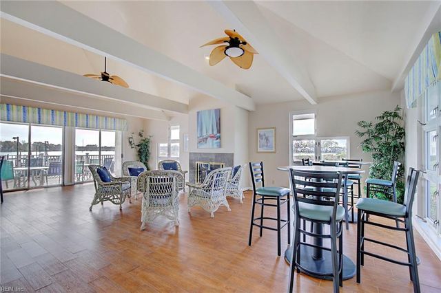 212 Dockside Dr Apt C, Hampton, VA 23669