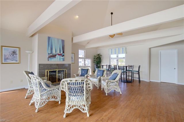 212 Dockside Dr Apt C, Hampton, VA 23669