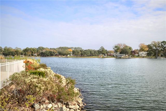 212 Dockside Dr Apt C, Hampton, VA 23669