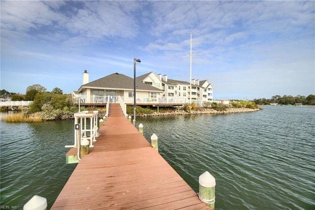 212 Dockside Dr Apt C, Hampton, VA 23669