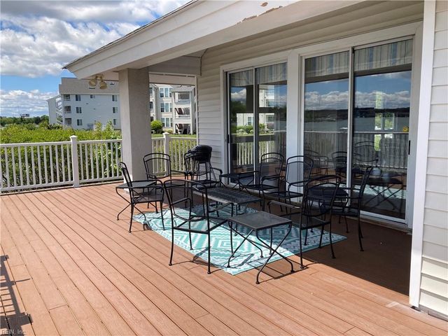212 Dockside Dr Apt C, Hampton, VA 23669