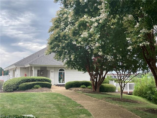 212 Dockside Dr Apt C, Hampton, VA 23669