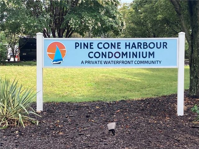 212 Dockside Dr Apt C, Hampton, VA 23669