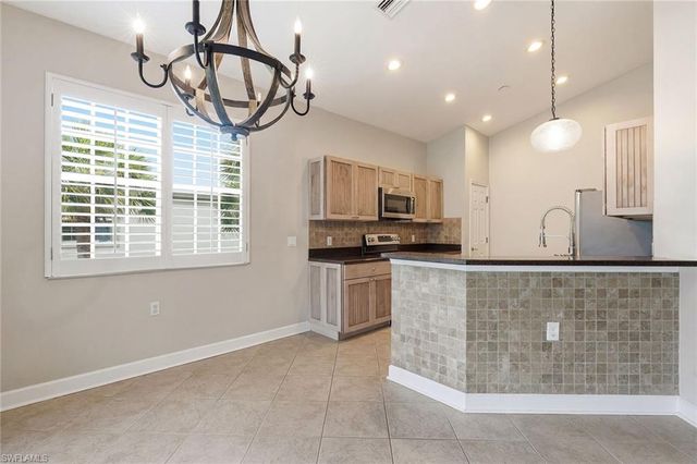 10462 Autumn Breeze DR 202, Estero, FL 34135