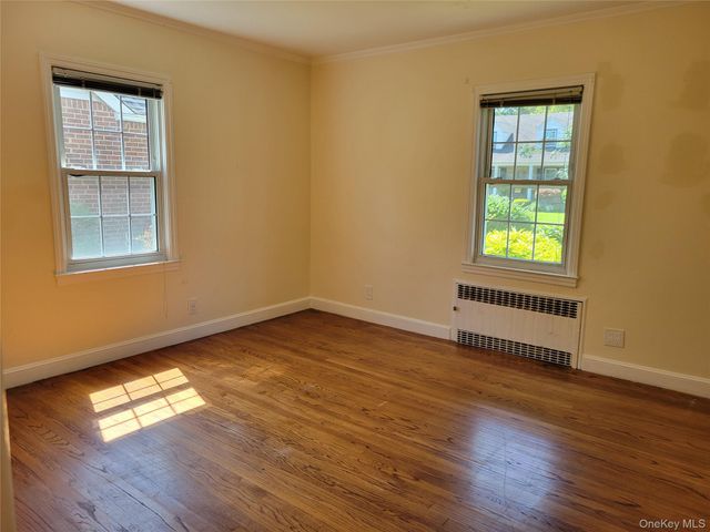 89 Beverly Avenue, Floral Park, NY 11001