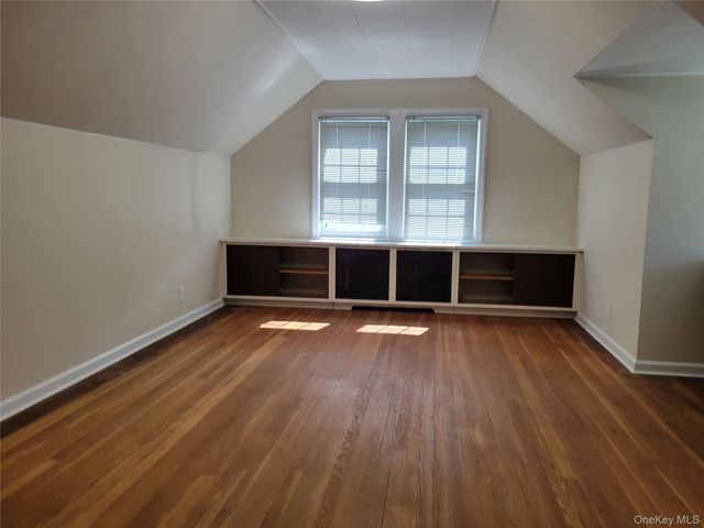 89 Beverly Avenue, Floral Park, NY 11001