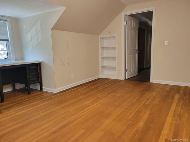 89 Beverly Avenue, Floral Park, NY 11001