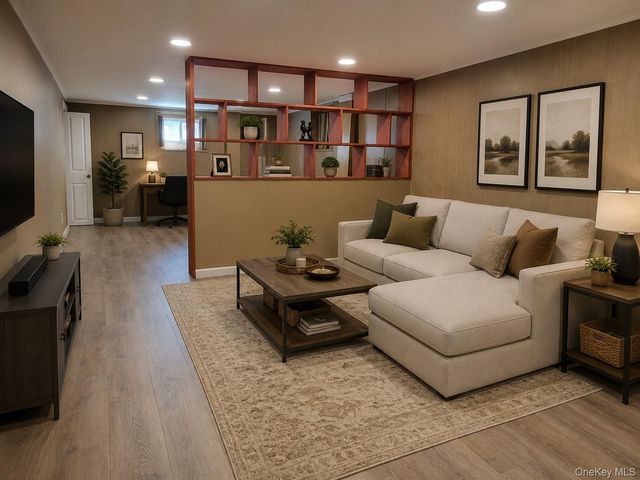 89 Beverly Avenue, Floral Park, NY 11001