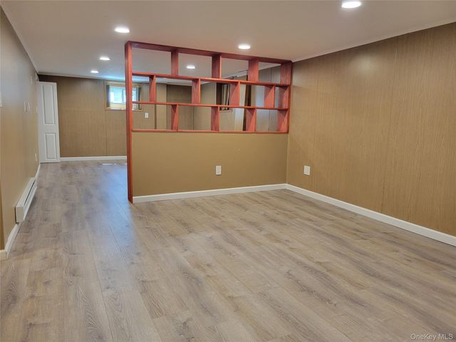 89 Beverly Avenue, Floral Park, NY 11001