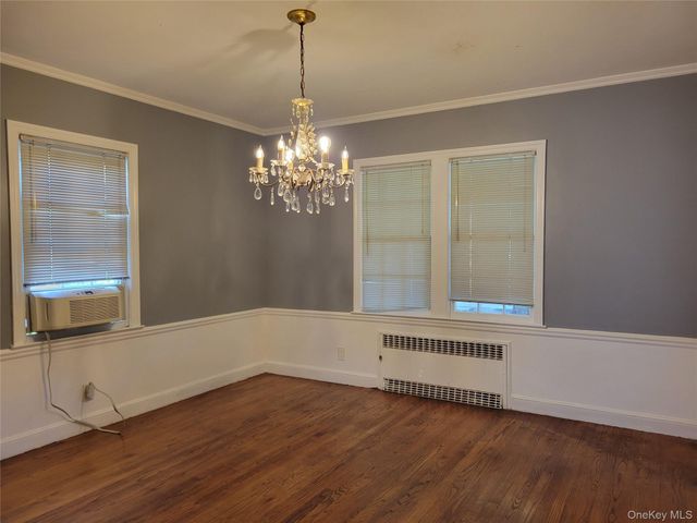 89 Beverly Avenue, Floral Park, NY 11001