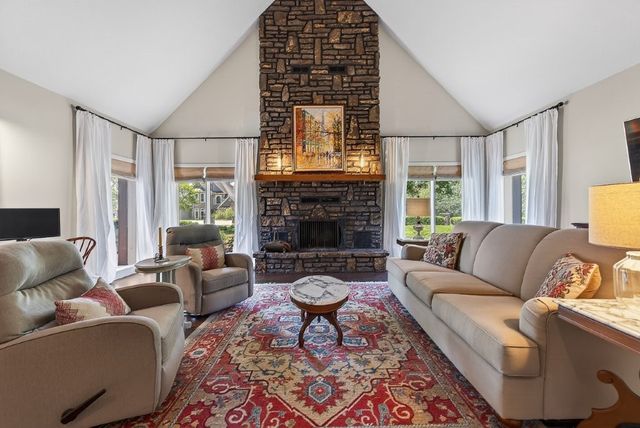 2402 NW Linebarger Lane, Bentonville, AR 72712