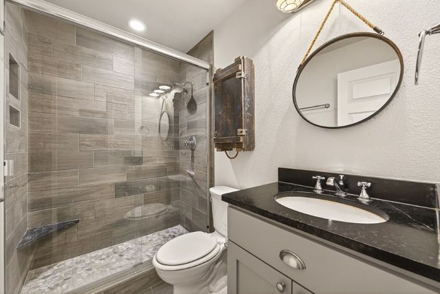 2402 NW Linebarger Lane, Bentonville, AR 72712