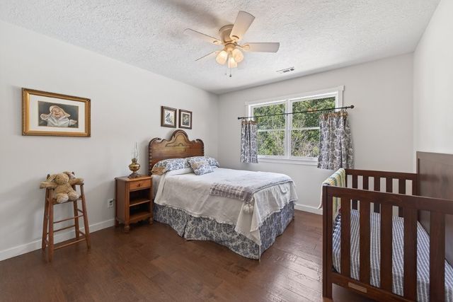 2402 NW Linebarger Lane, Bentonville, AR 72712