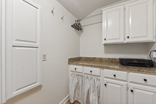 2402 NW Linebarger Lane, Bentonville, AR 72712