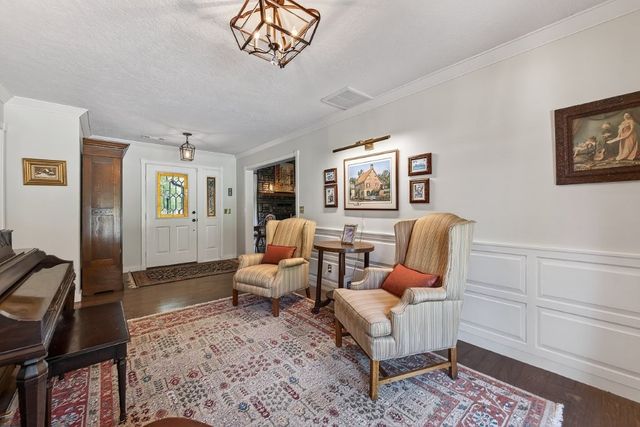 2402 NW Linebarger Lane, Bentonville, AR 72712
